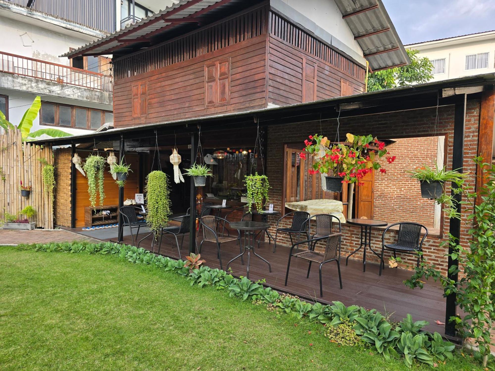 The Old City Rooms Chiang Mai Exteriör bild